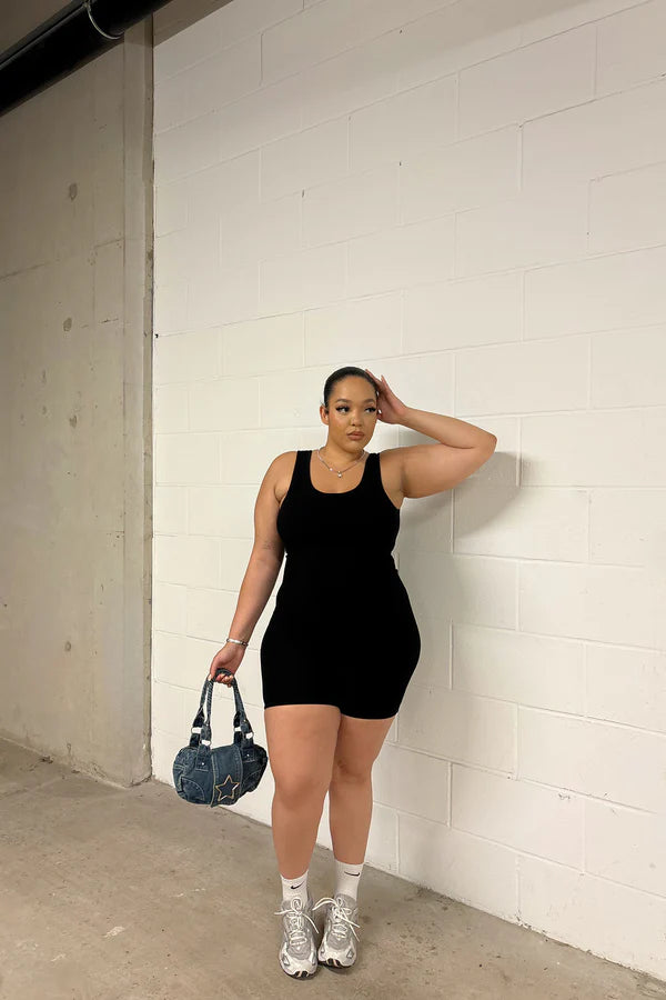 ENTERIZO SHORT, ESPALDA EN V